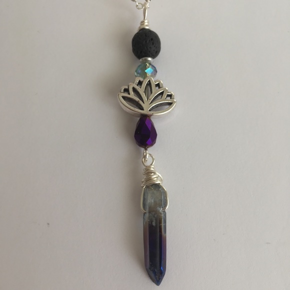 Lotus Aromatherapy Necklace - Picture 3 of 4